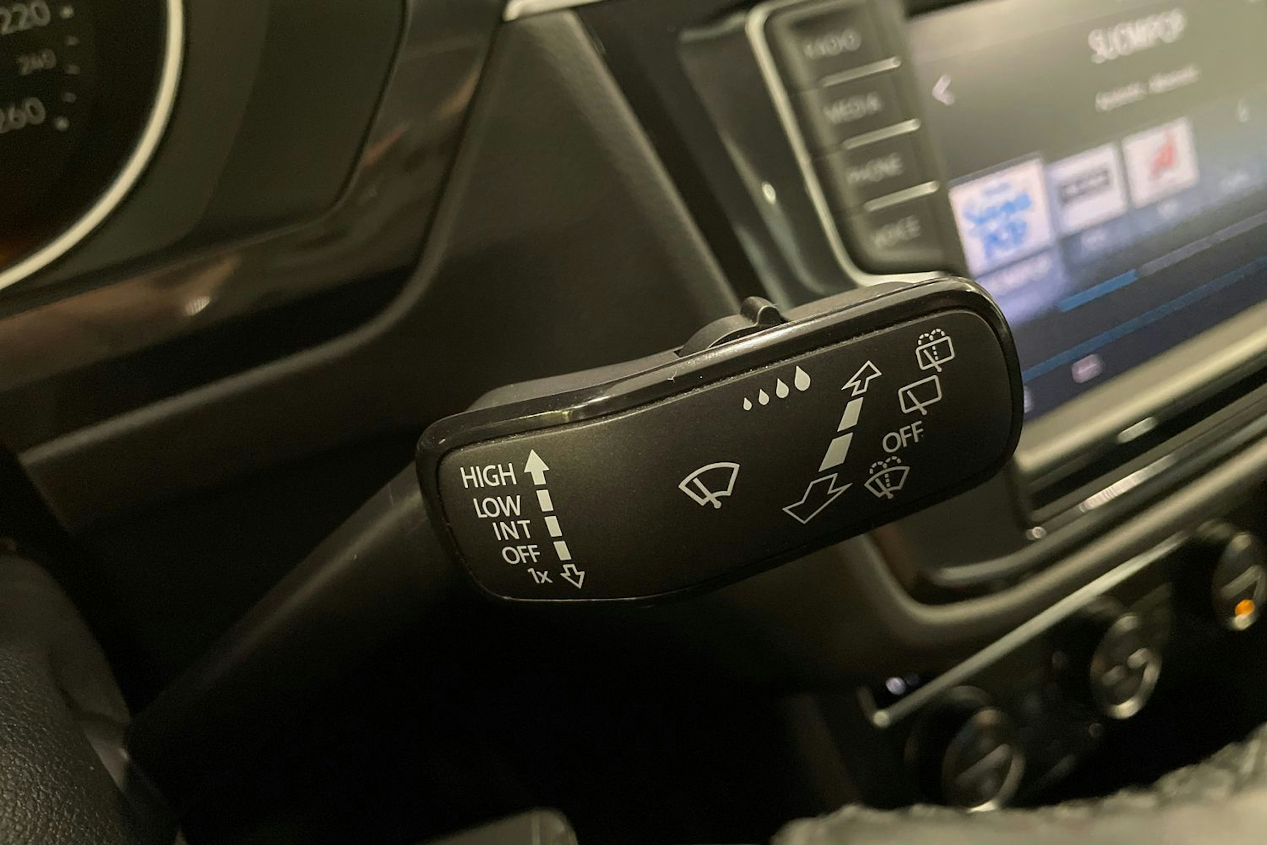 Ruskea (beige) Volkswagen Tiguan 2017 kuva 16.