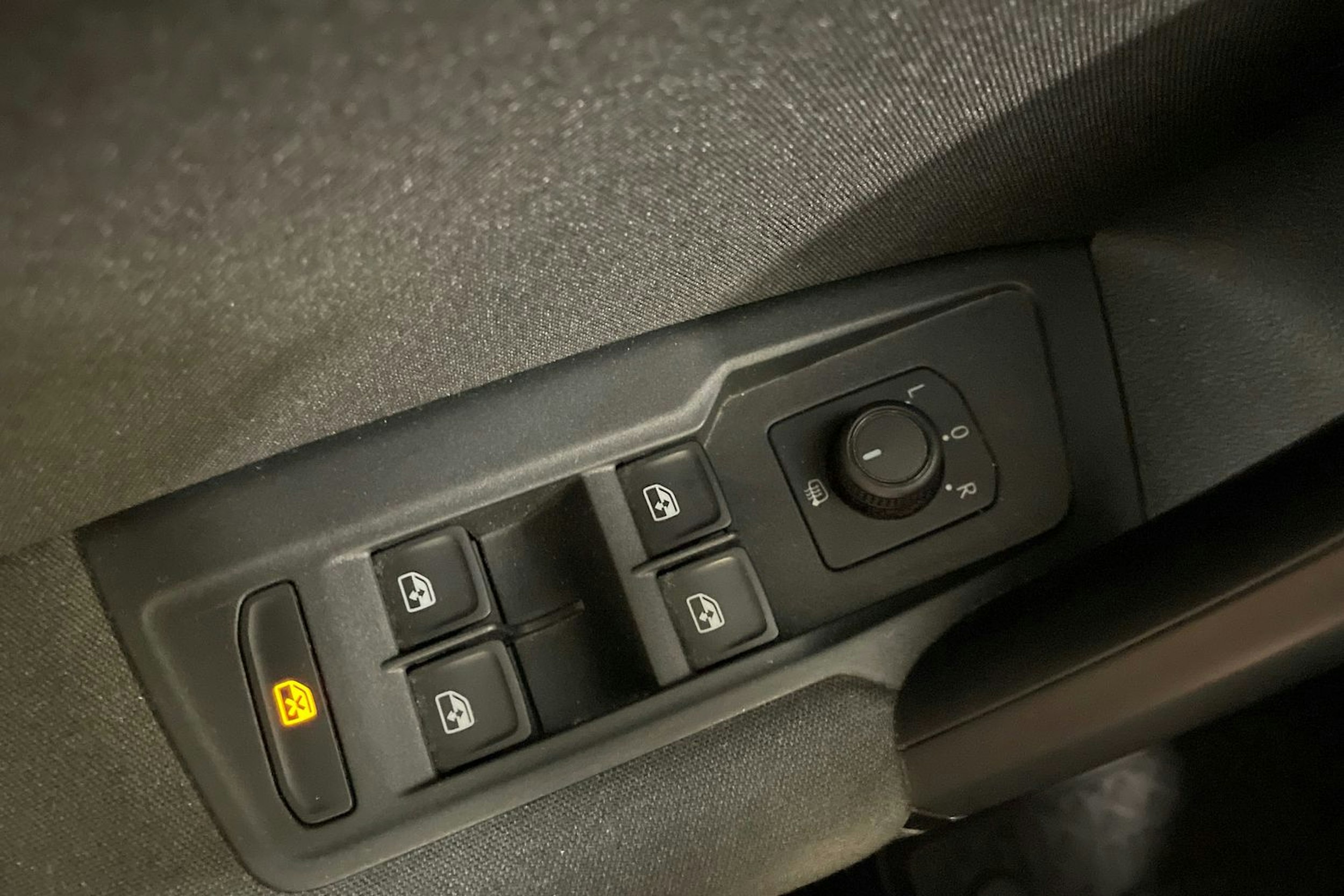 Ruskea (beige) Volkswagen Tiguan 2017 kuva 19.