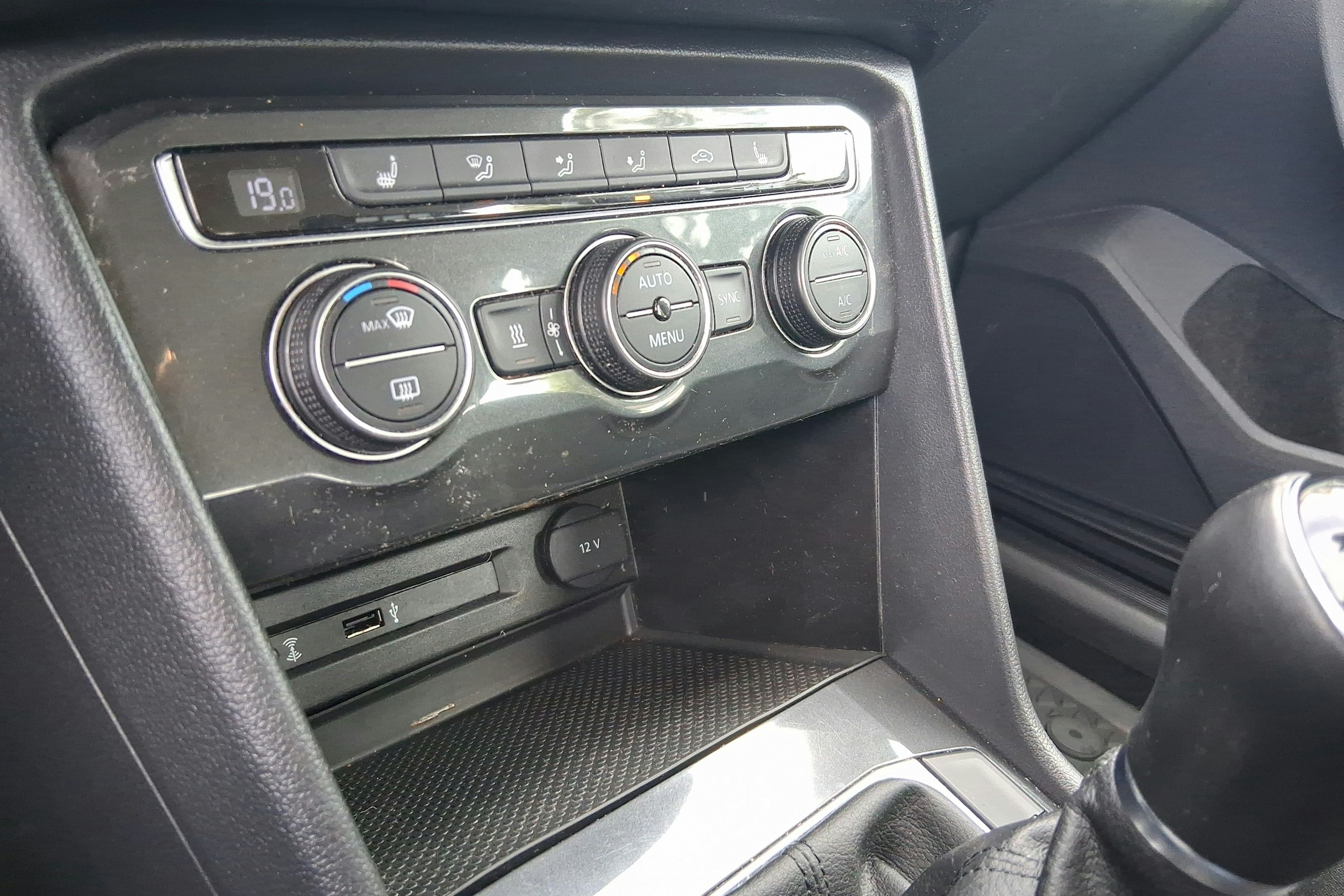 valkoinen Volkswagen Tiguan 2017 kuva 14.