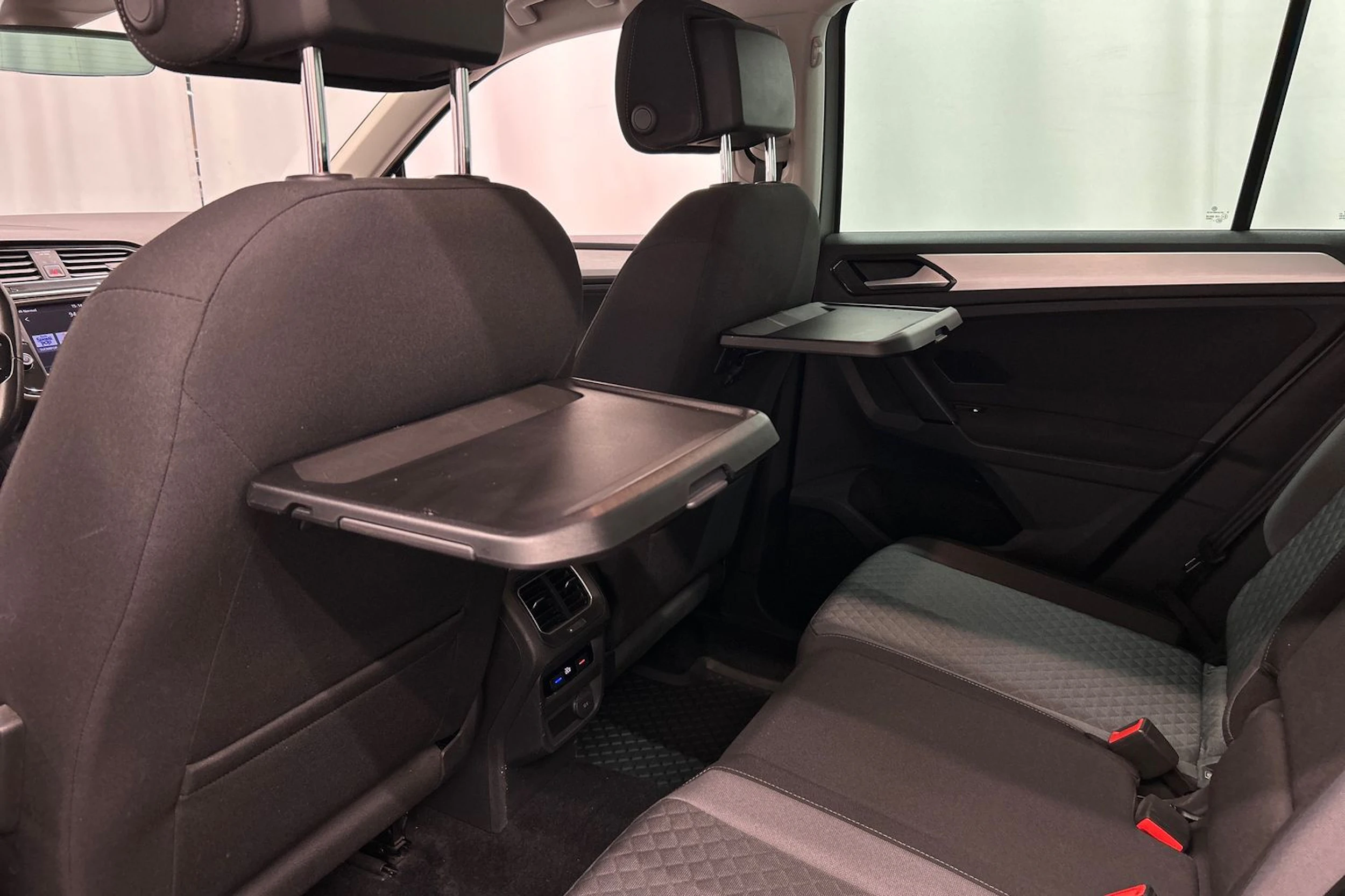 harmaa Volkswagen Tiguan 2017 kuva 17.
