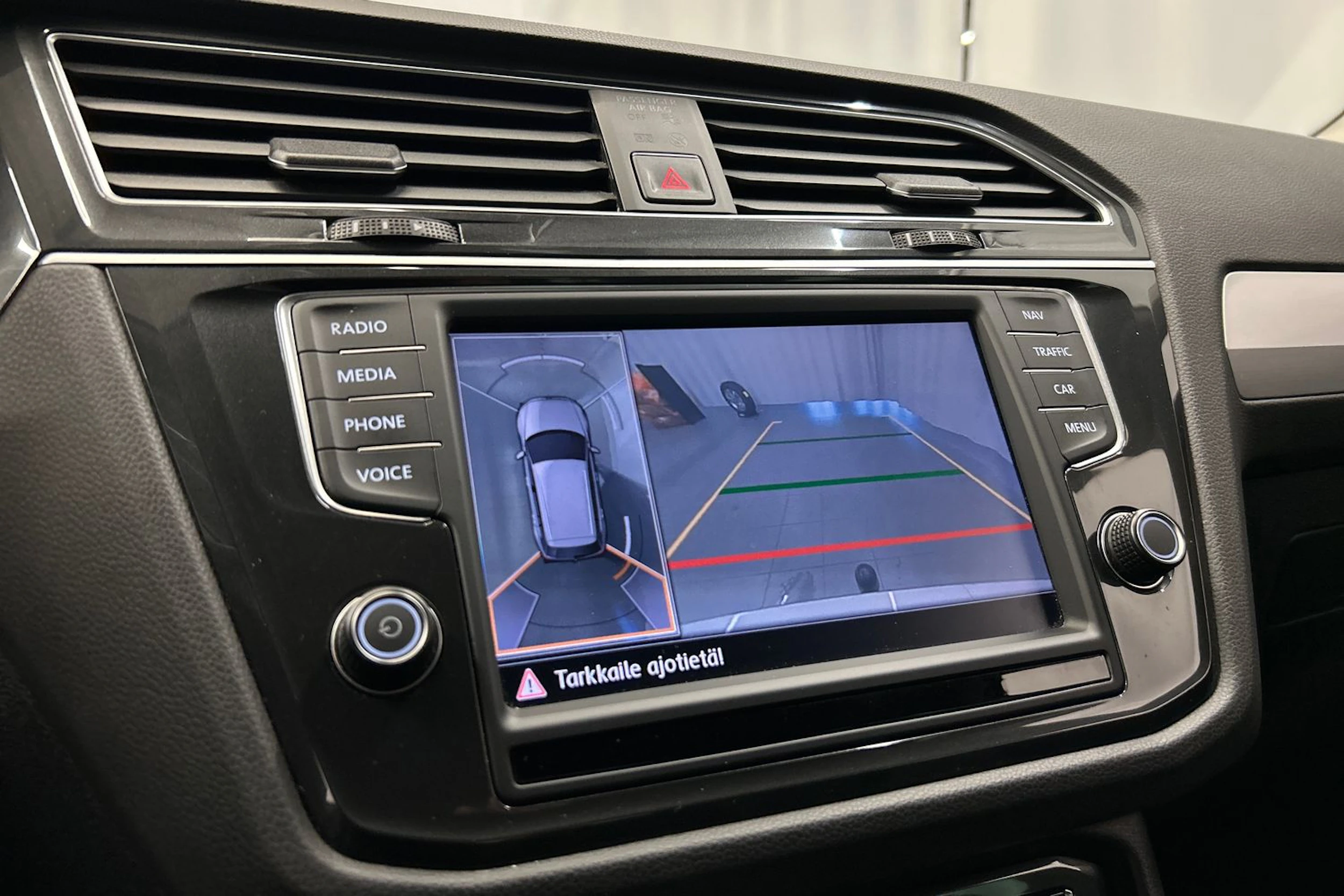 harmaa Volkswagen Tiguan 2017 kuva 27.