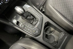 harmaa Volkswagen Tiguan 2017 kuva 29.