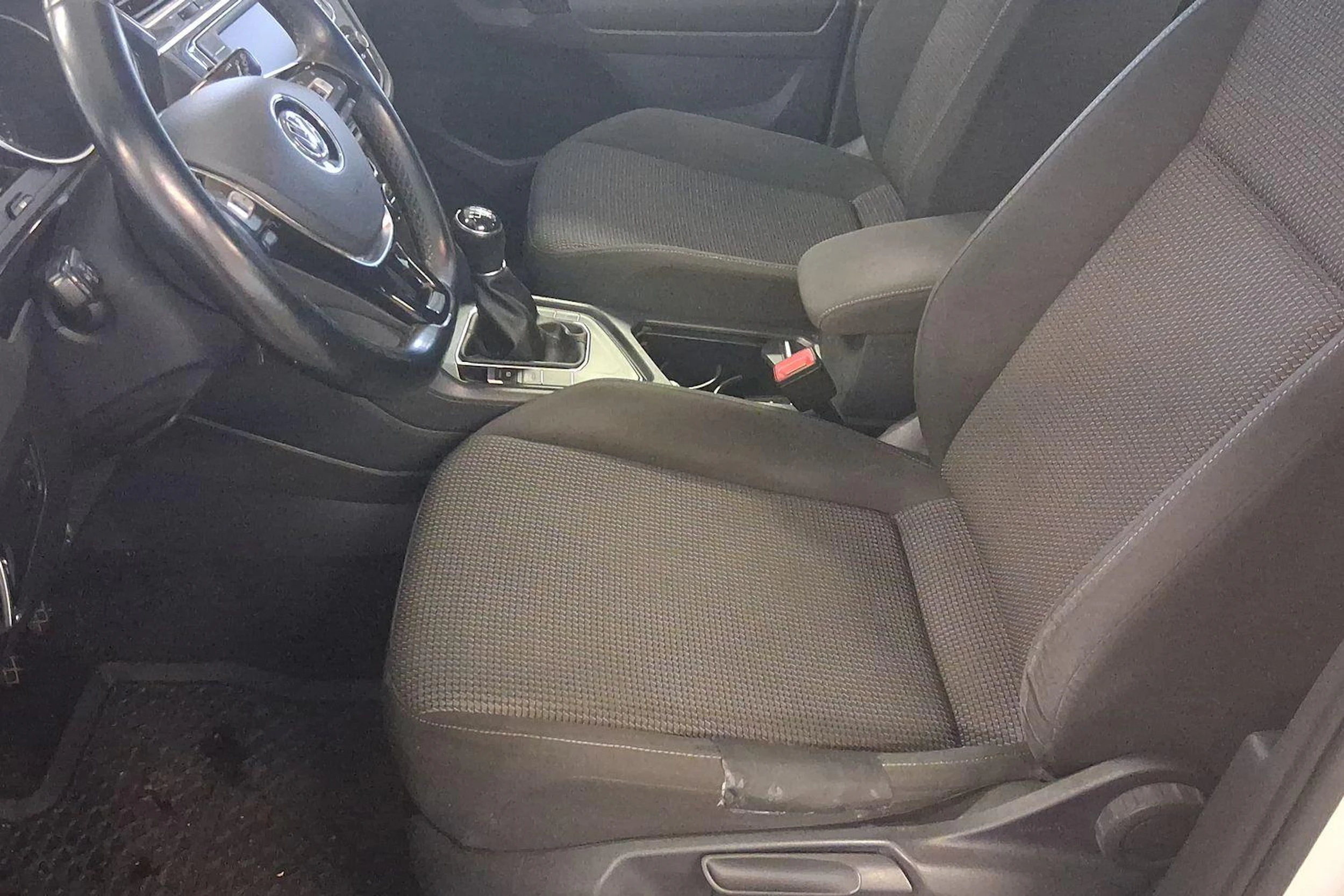 valkoinen Volkswagen Tiguan 2017 kuva 6.