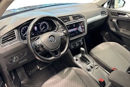 Musta Volkswagen Tiguan 2017 kuva 7.