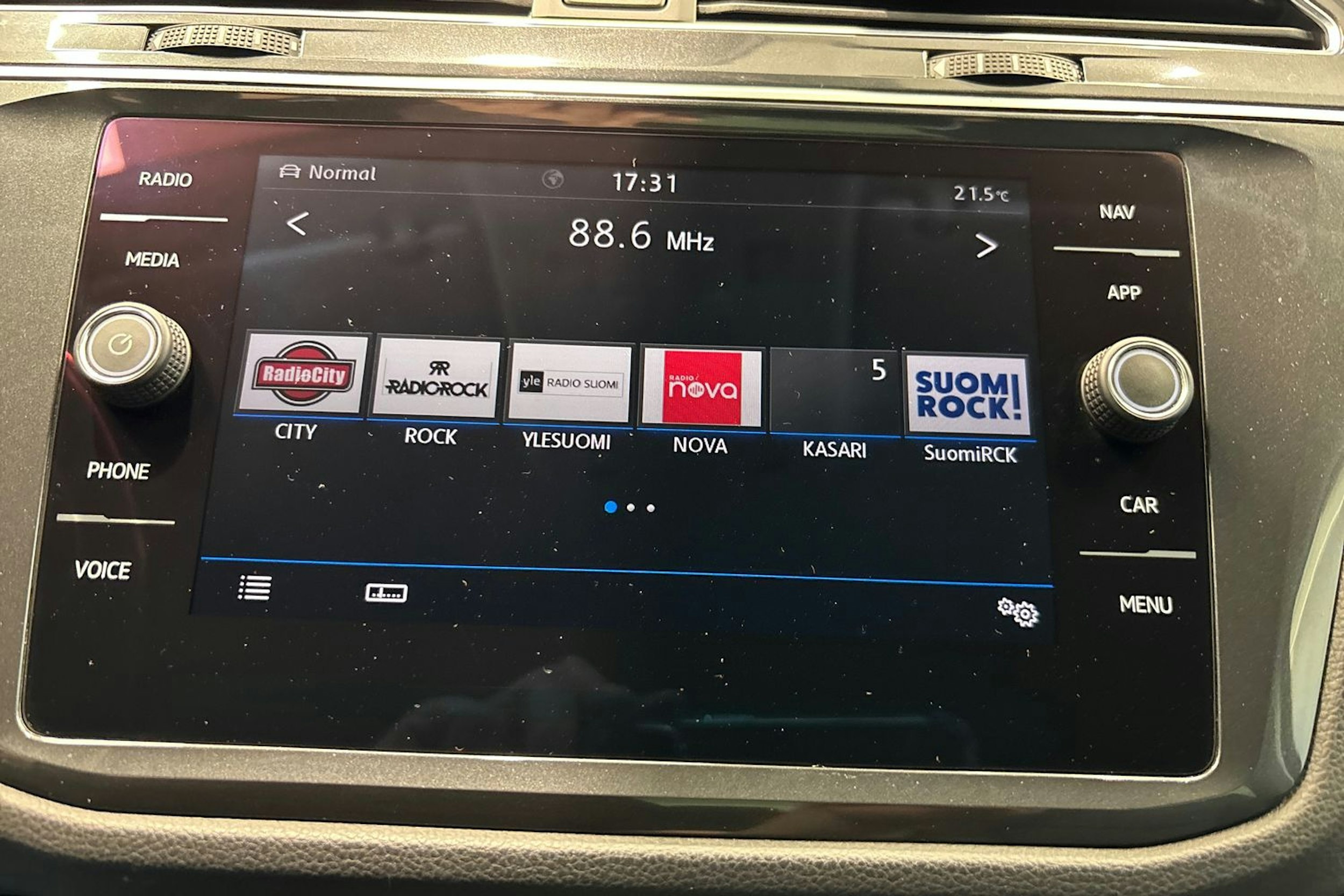 Musta Volkswagen Tiguan 2017 kuva 19.