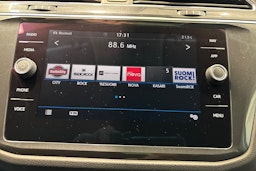 Musta Volkswagen Tiguan 2017 kuva 19.