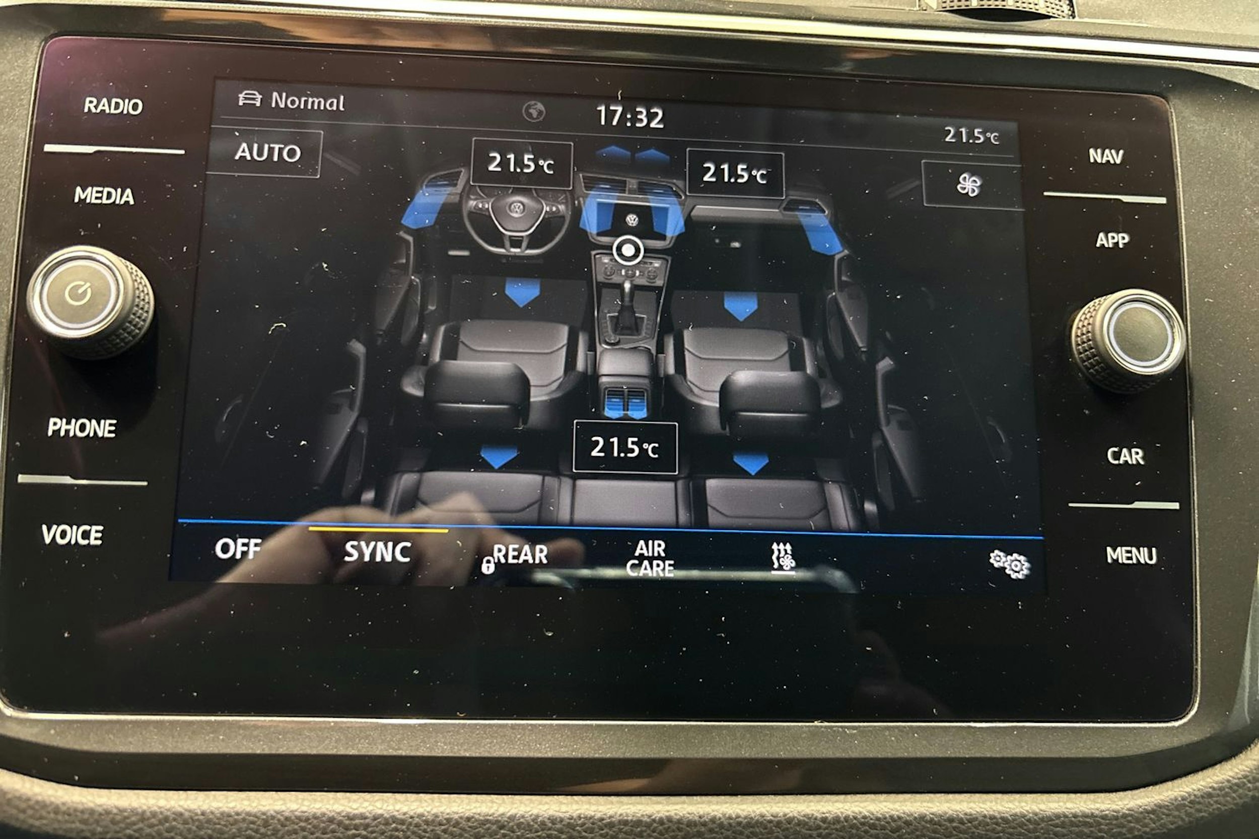Musta Volkswagen Tiguan 2017 kuva 24.