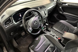 harmaa Volkswagen Tiguan 2017 kuva 3.