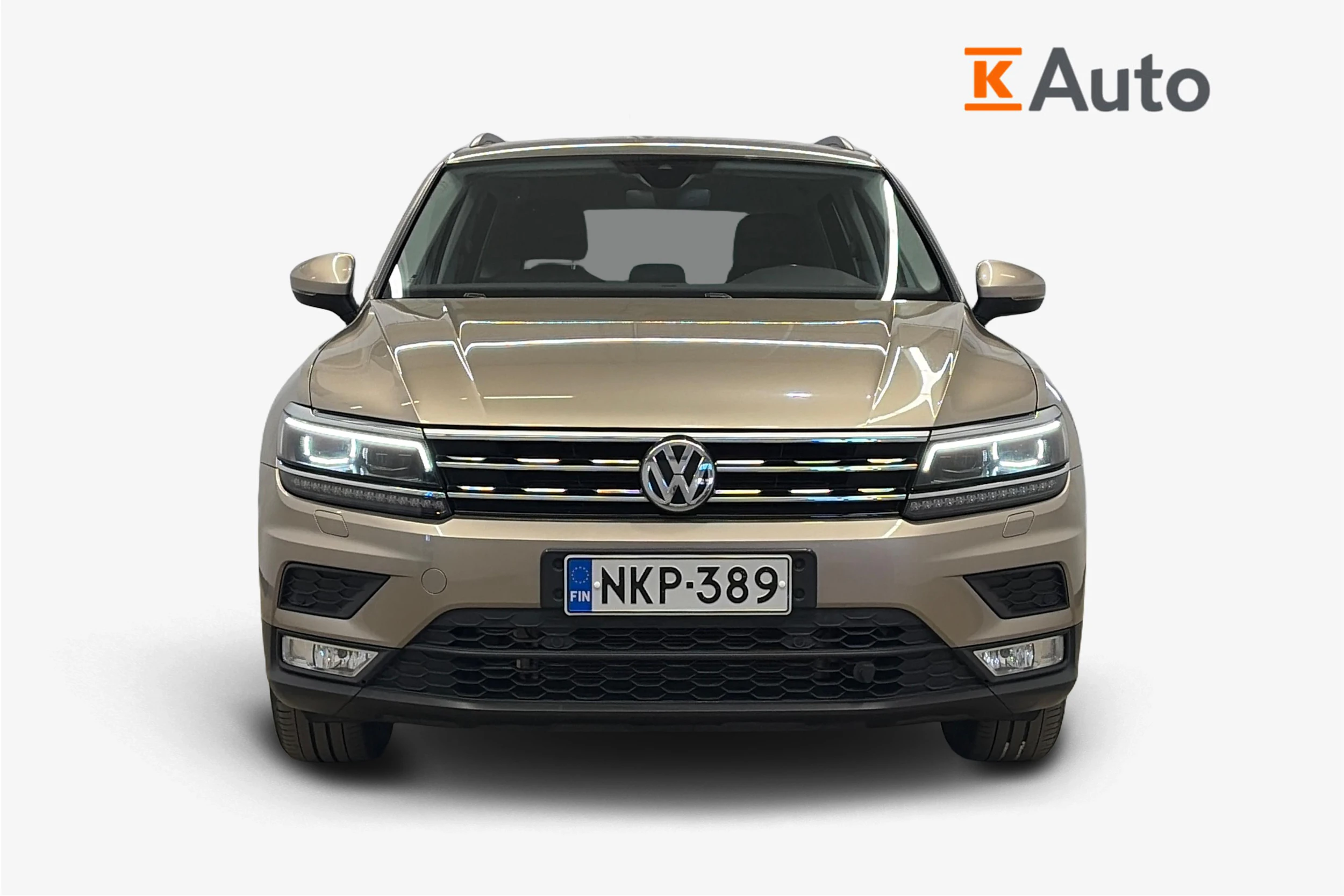 ruskea (beige) Volkswagen Tiguan 2017 kuva 4.