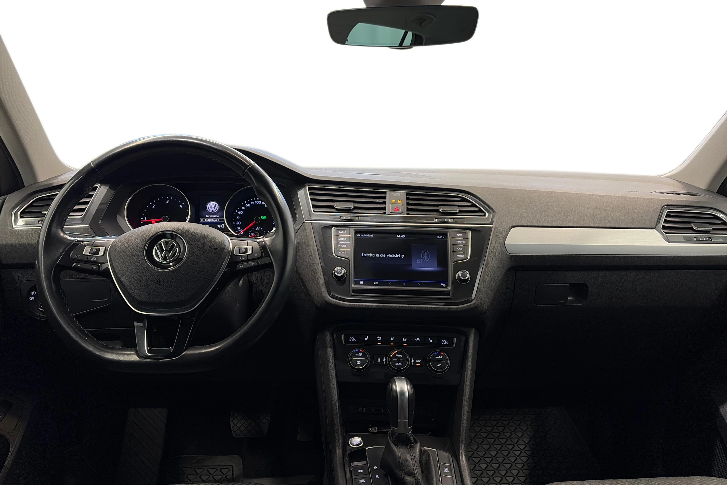 ruskea (beige) Volkswagen Tiguan 2017 kuva 7.