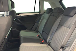 ruskea (beige) Volkswagen Tiguan 2017 kuva 8.