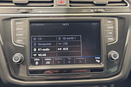 ruskea (beige) Volkswagen Tiguan 2017 kuva 19.