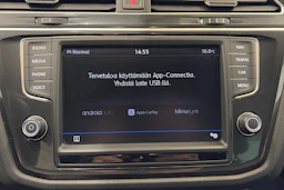 ruskea (beige) Volkswagen Tiguan 2017 kuva 23.