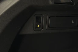 ruskea (beige) Volkswagen Tiguan 2017 kuva 25.