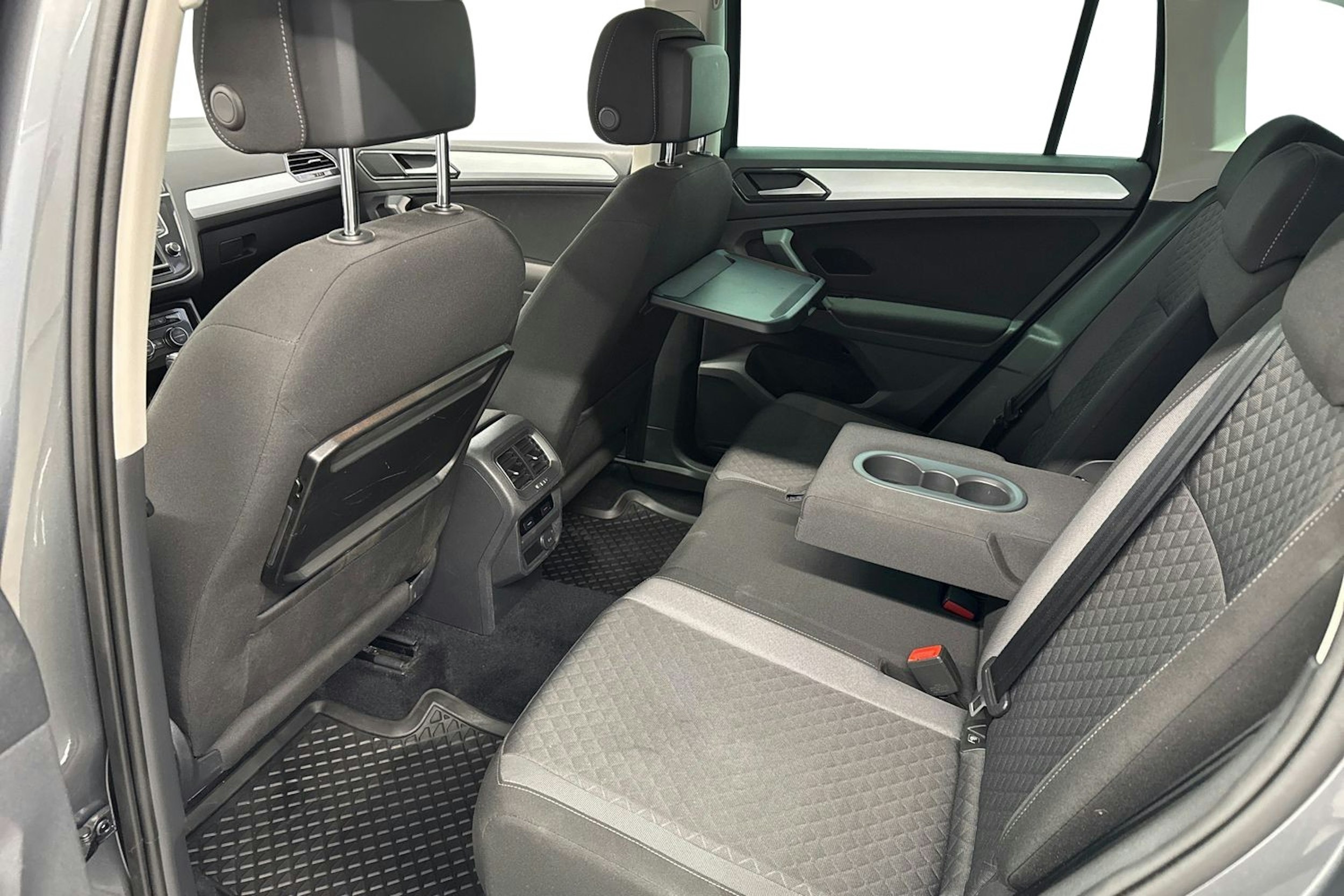 harmaa Volkswagen Tiguan 2017 kuva 10.