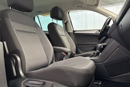 harmaa Volkswagen Tiguan 2017 kuva 18.