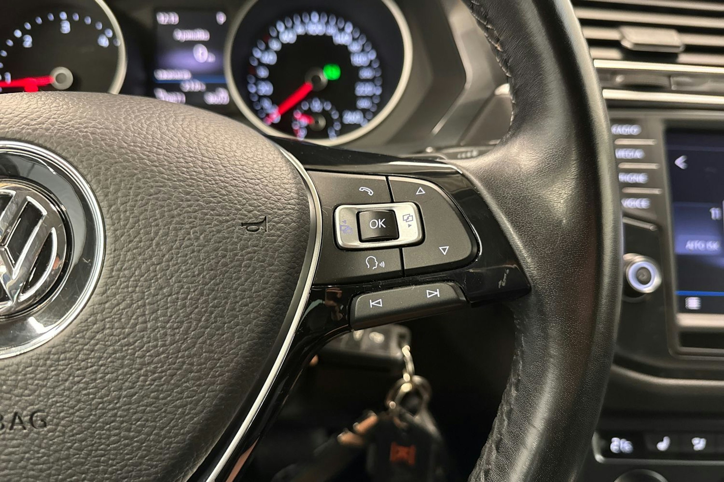 harmaa Volkswagen Tiguan 2017 kuva 20.
