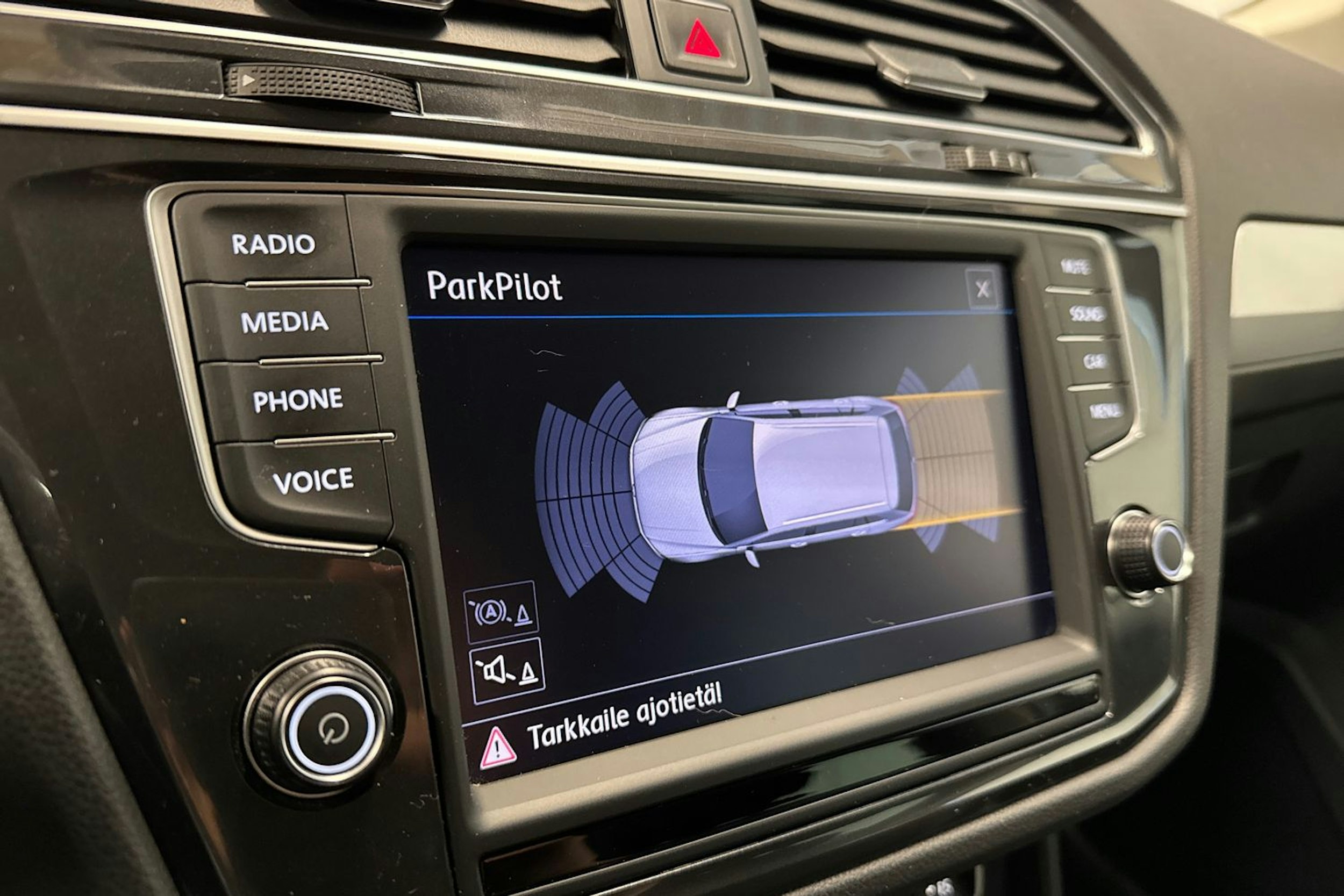 harmaa Volkswagen Tiguan 2017 kuva 23.
