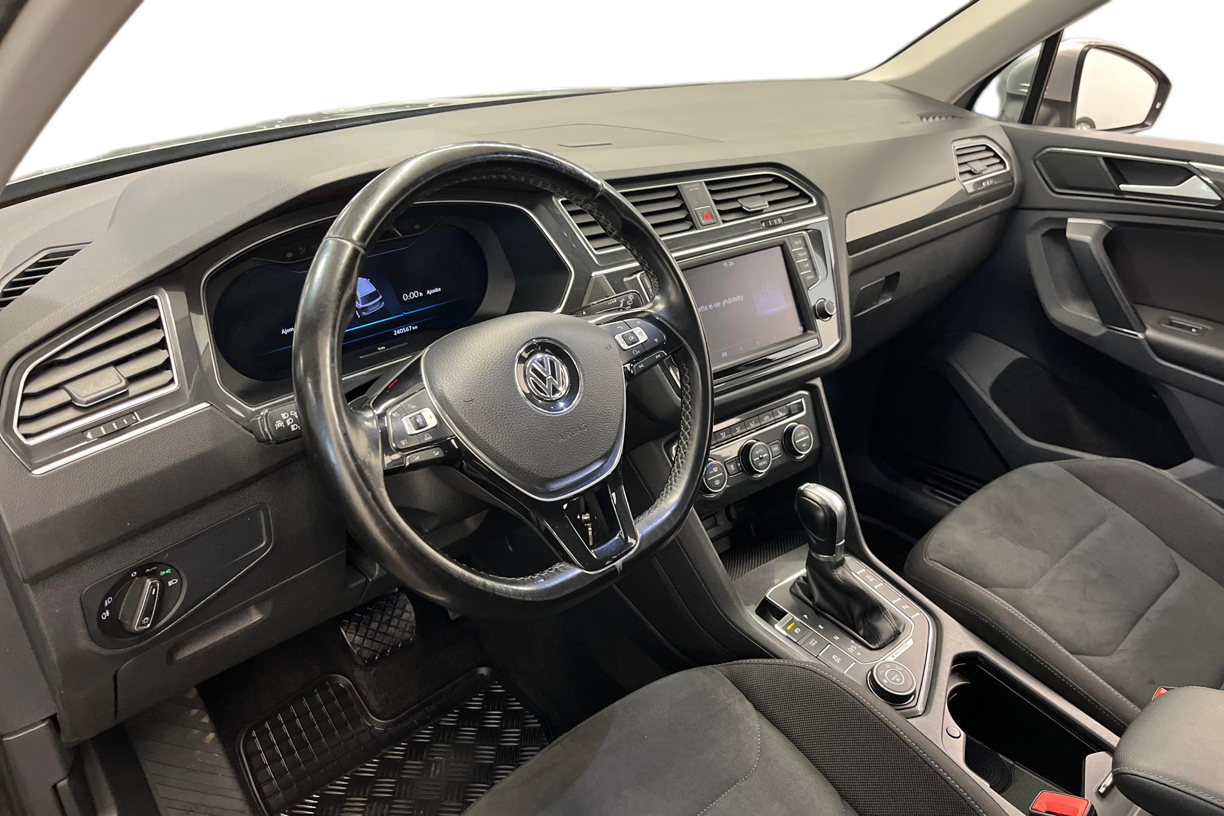 harmaa Volkswagen Tiguan 2017 kuva 6.