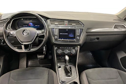 harmaa Volkswagen Tiguan 2017 kuva 7.