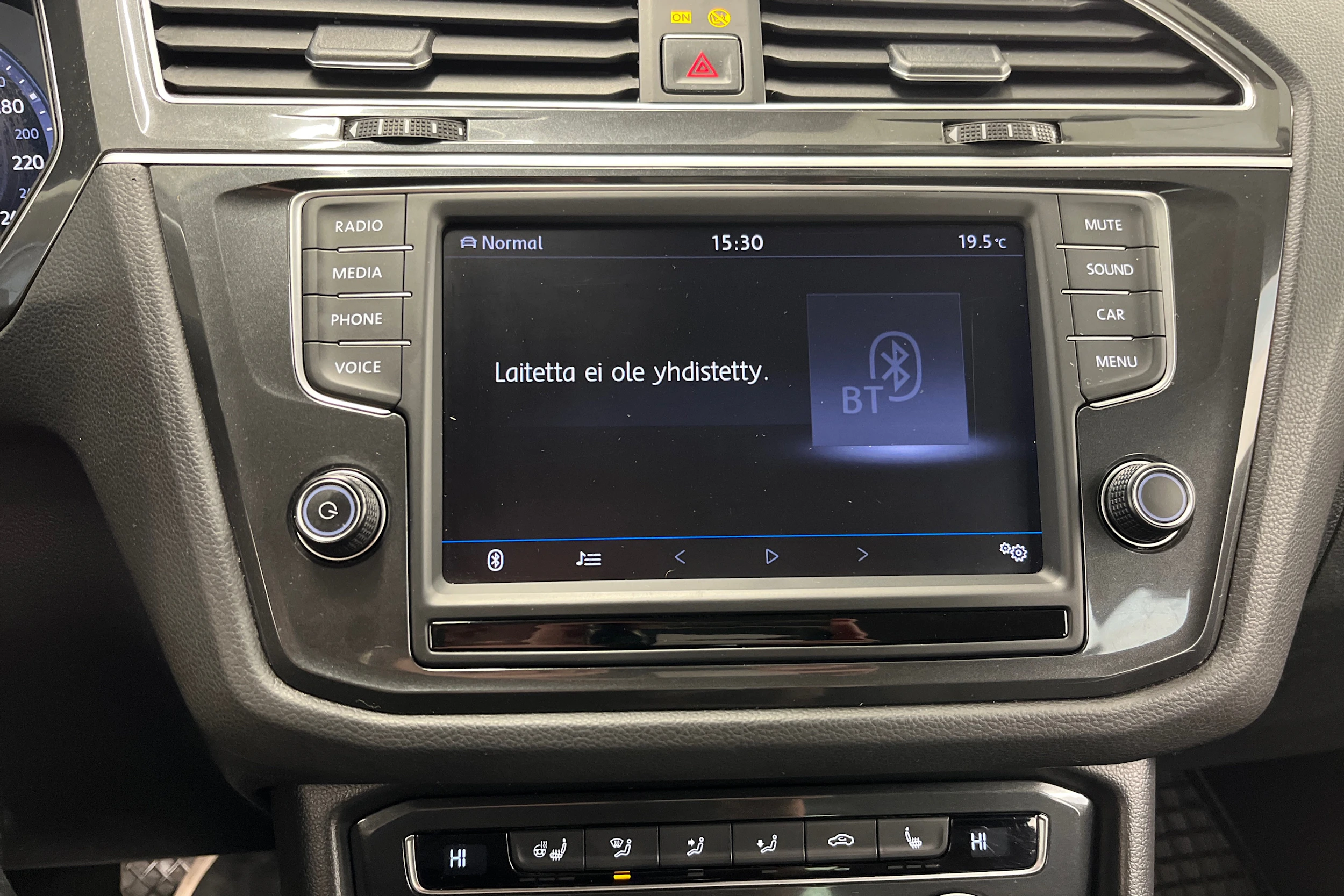 harmaa Volkswagen Tiguan 2017 kuva 13.