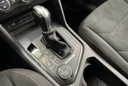 harmaa Volkswagen Tiguan 2017 kuva 14.