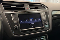 harmaa Volkswagen Tiguan 2017 kuva 22.