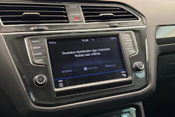 harmaa Volkswagen Tiguan 2017 kuva 23.