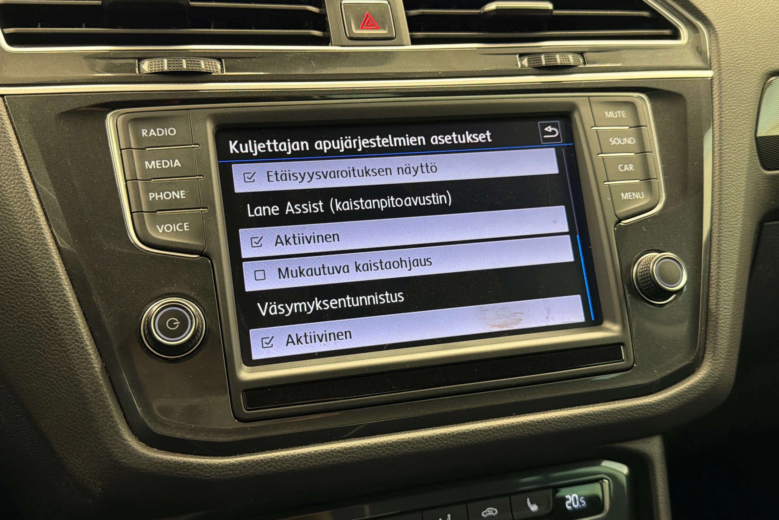 harmaa Volkswagen Tiguan 2017 kuva 25.