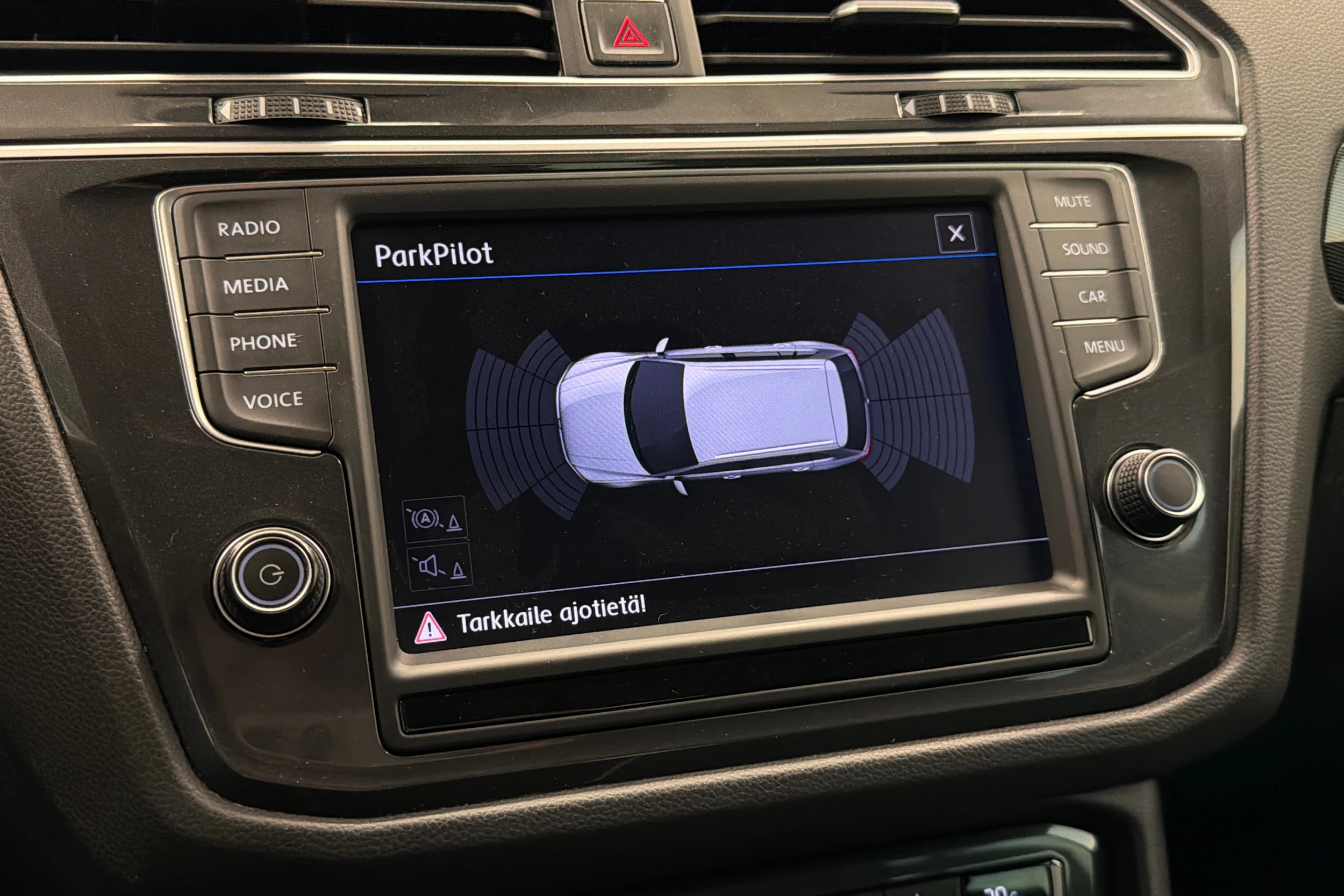 harmaa Volkswagen Tiguan 2017 kuva 26.