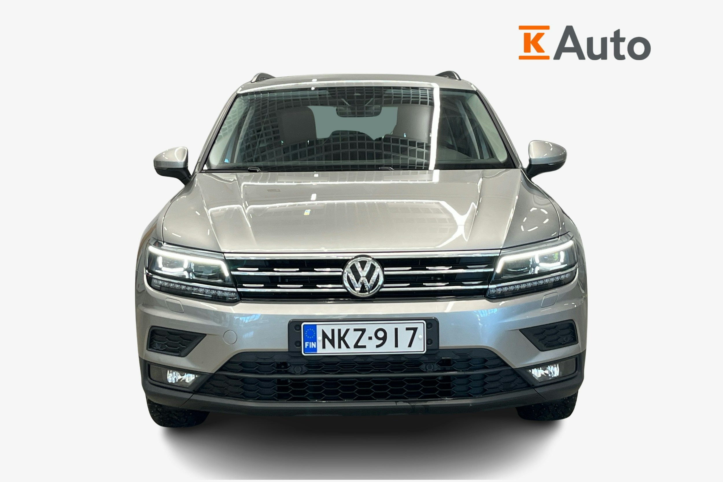 harmaa Volkswagen Tiguan 2017 kuva 4.