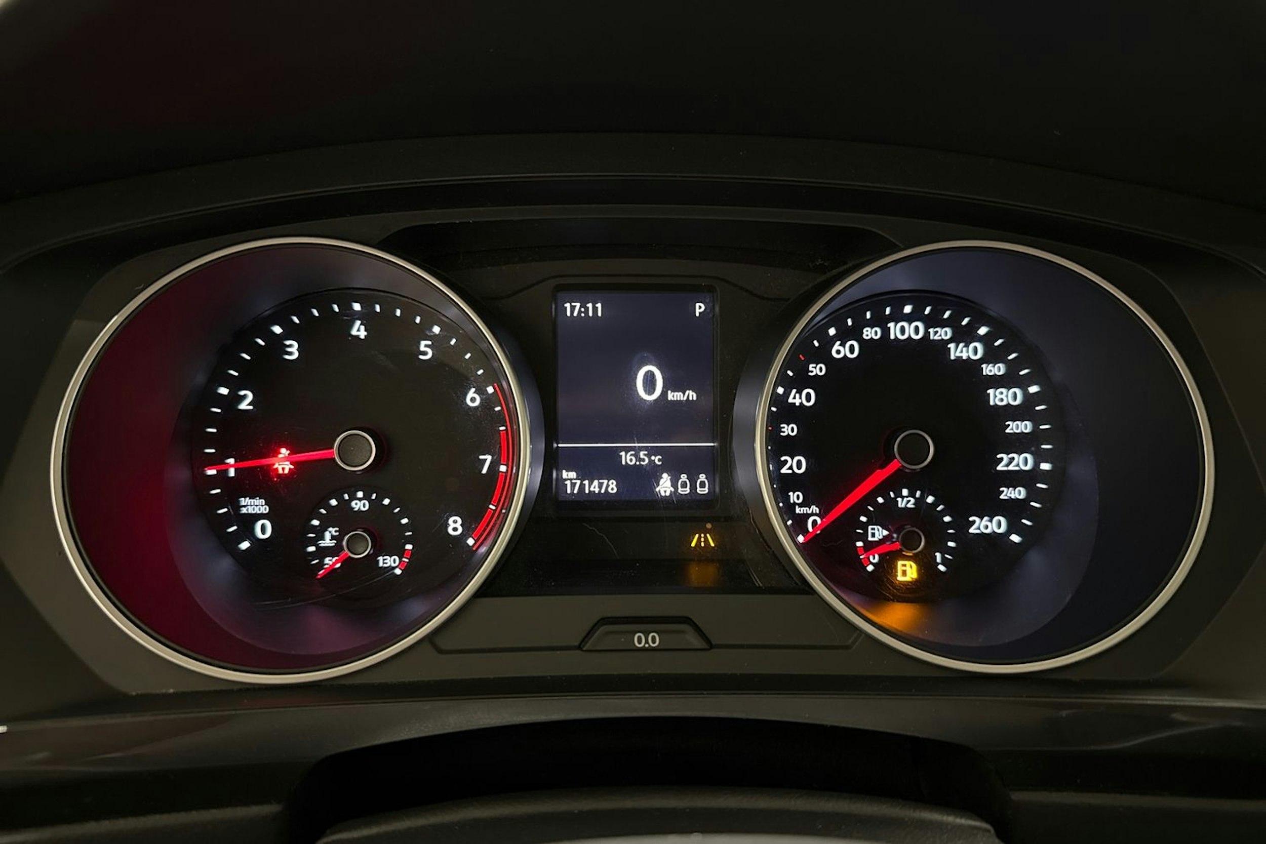 valkoinen Volkswagen Tiguan 2017 kuva 13.