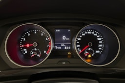 valkoinen Volkswagen Tiguan 2017 kuva 13.