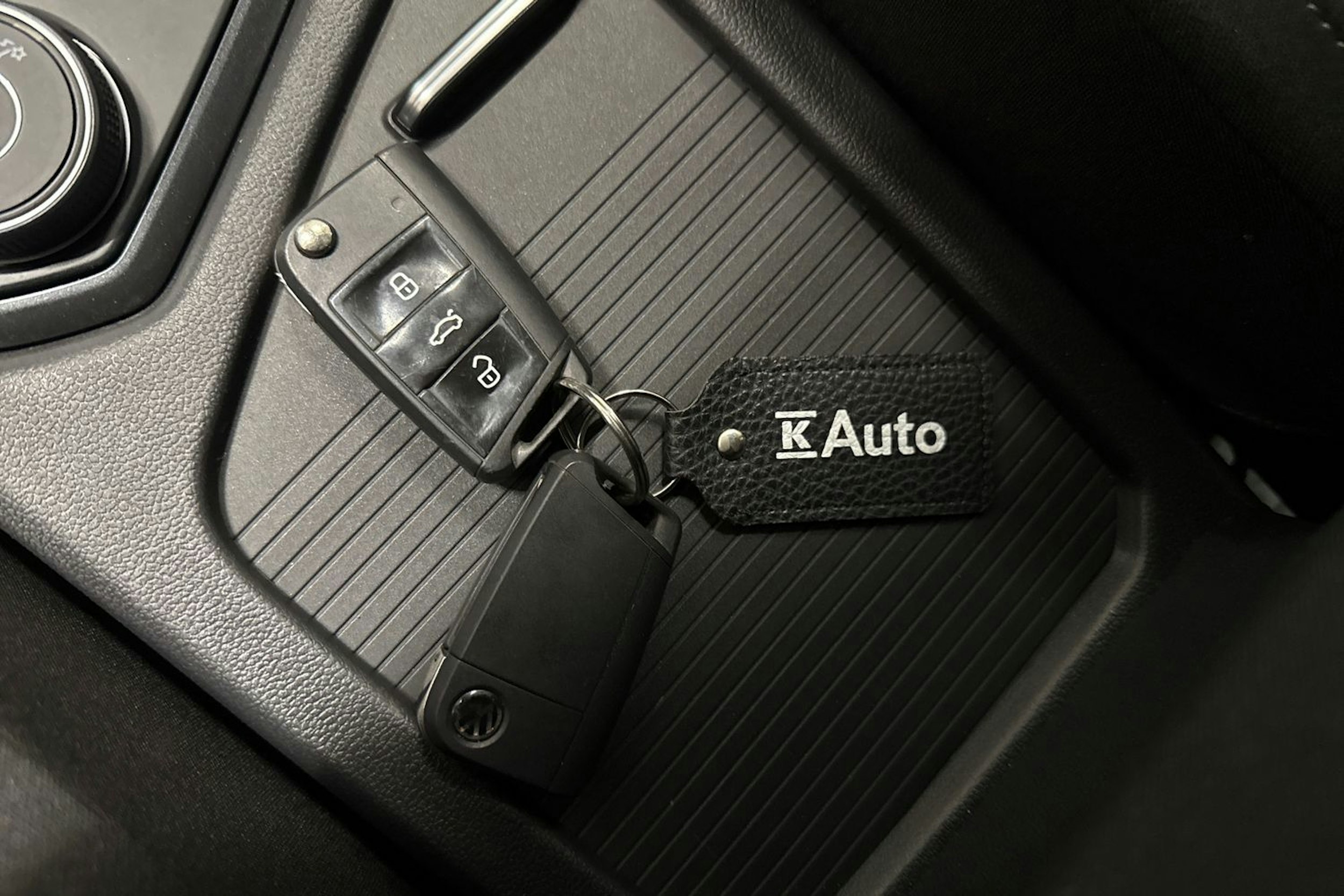 valkoinen Volkswagen Tiguan 2017 kuva 21.