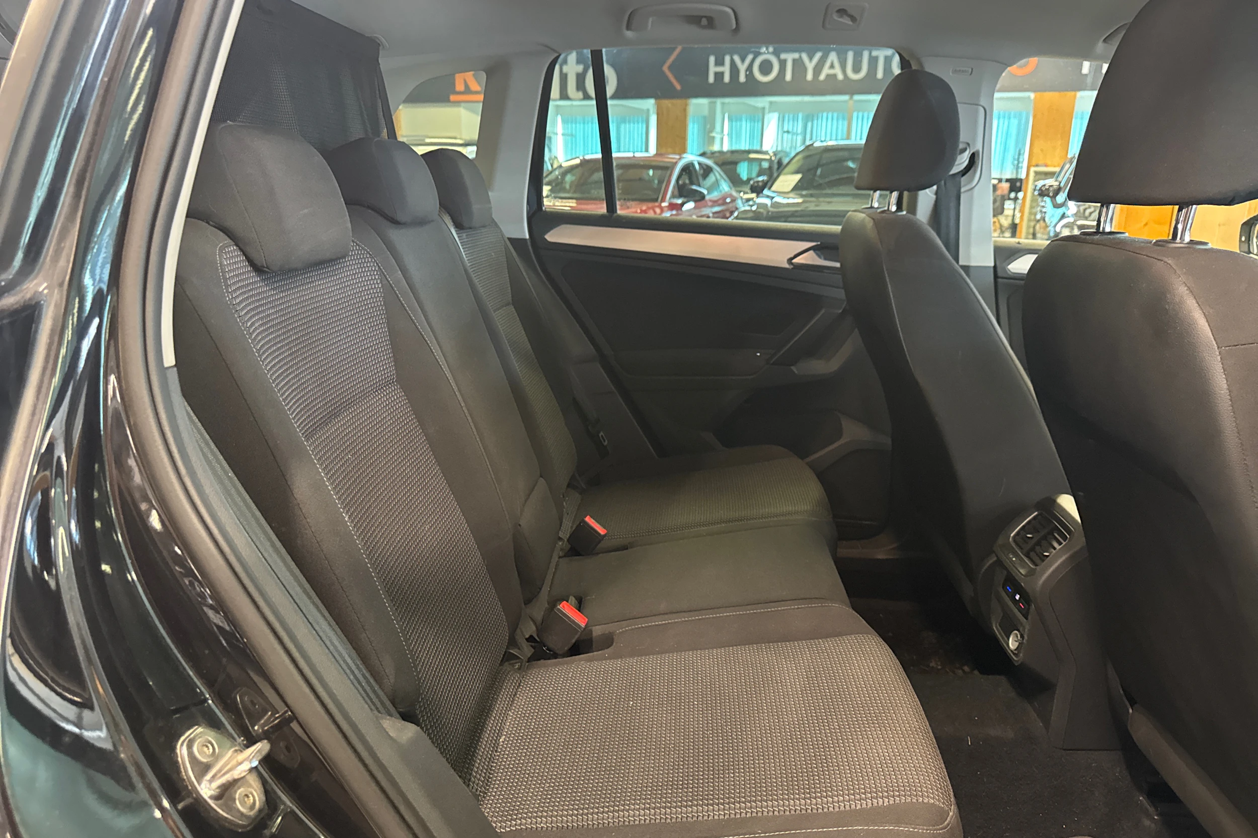 met. musta Volkswagen Tiguan 2017 kuva 5.