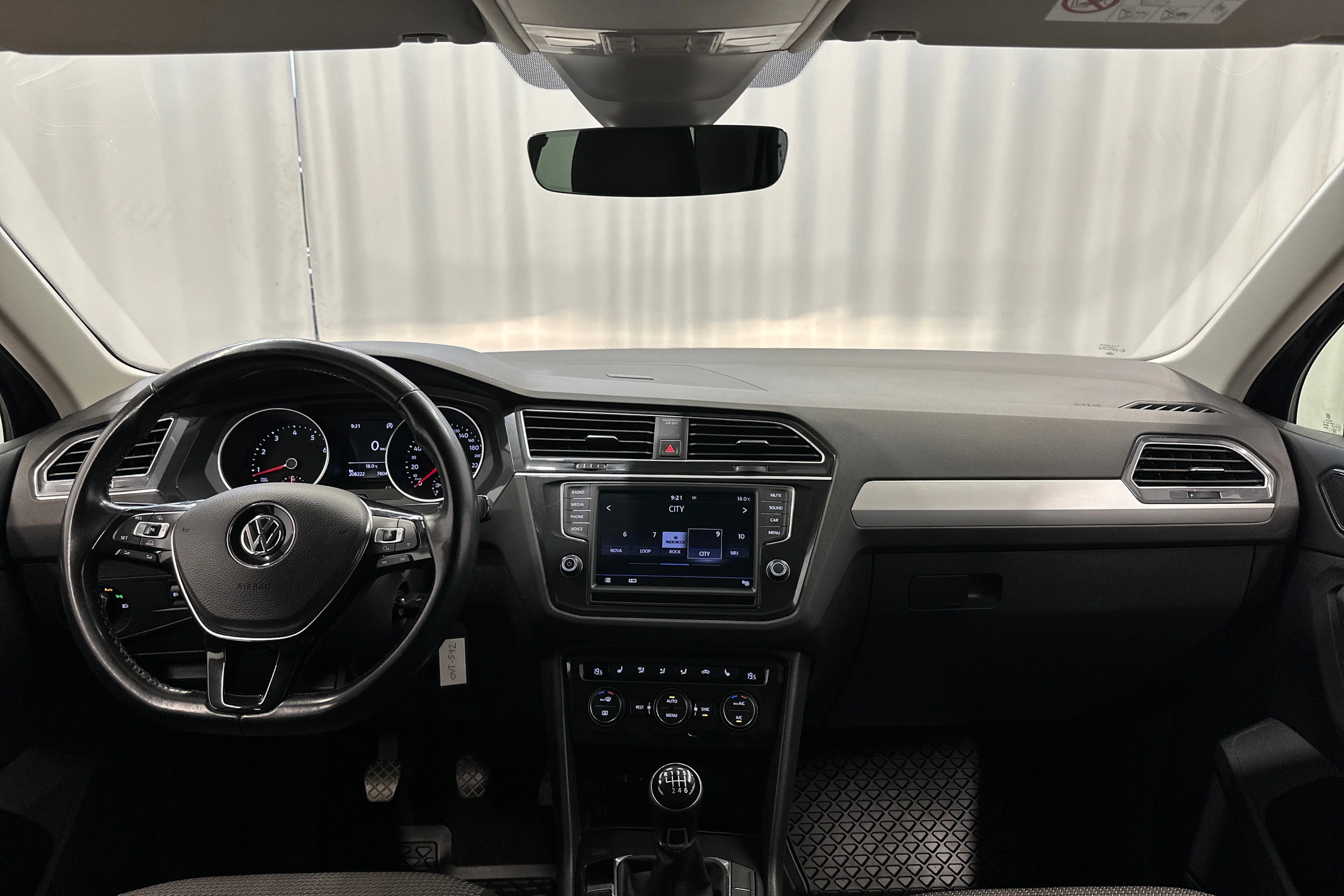 met. musta Volkswagen Tiguan 2017 kuva 11.