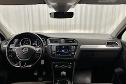 met. musta Volkswagen Tiguan 2017 kuva 11.