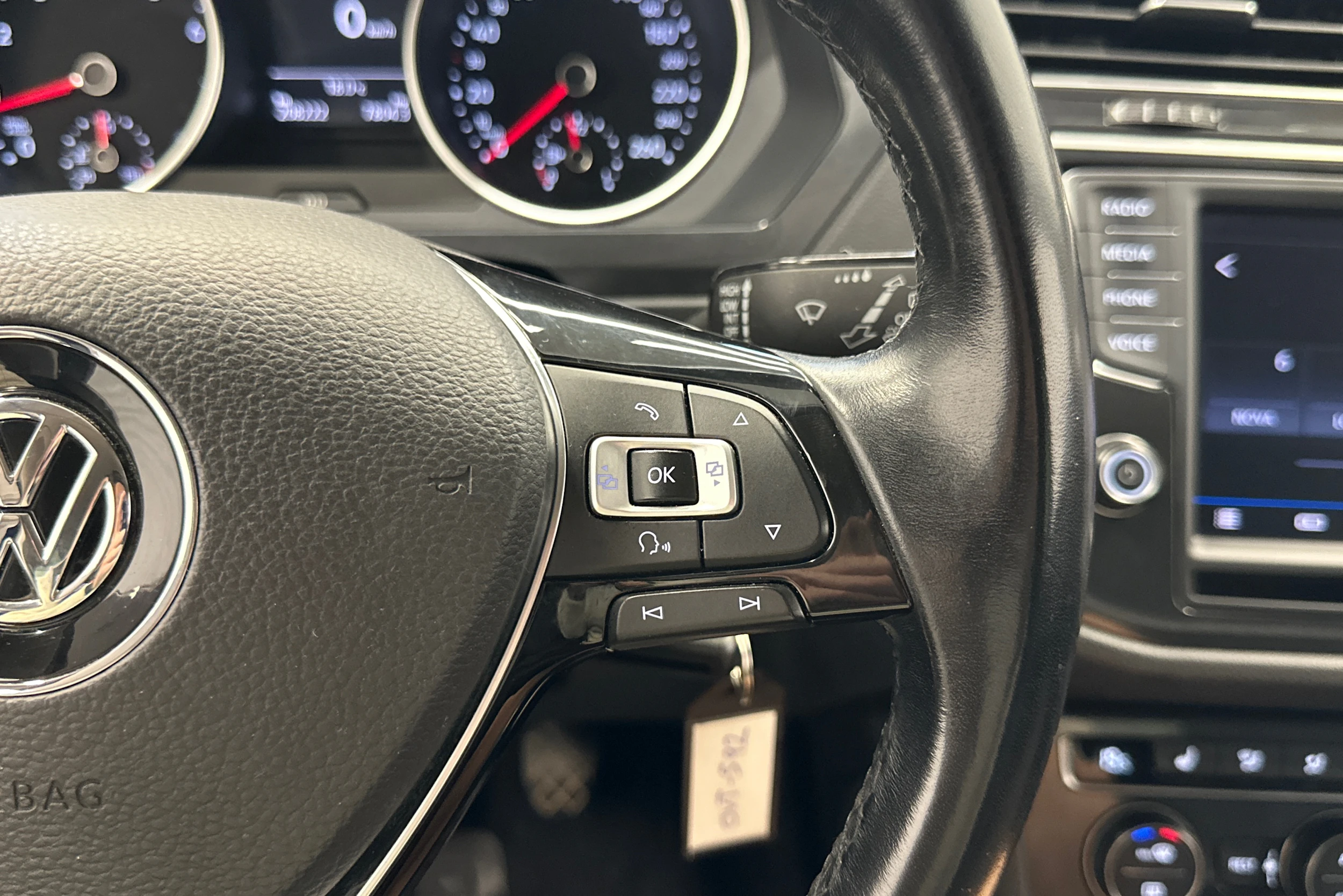 met. musta Volkswagen Tiguan 2017 kuva 14.