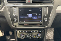 met. musta Volkswagen Tiguan 2017 kuva 16.