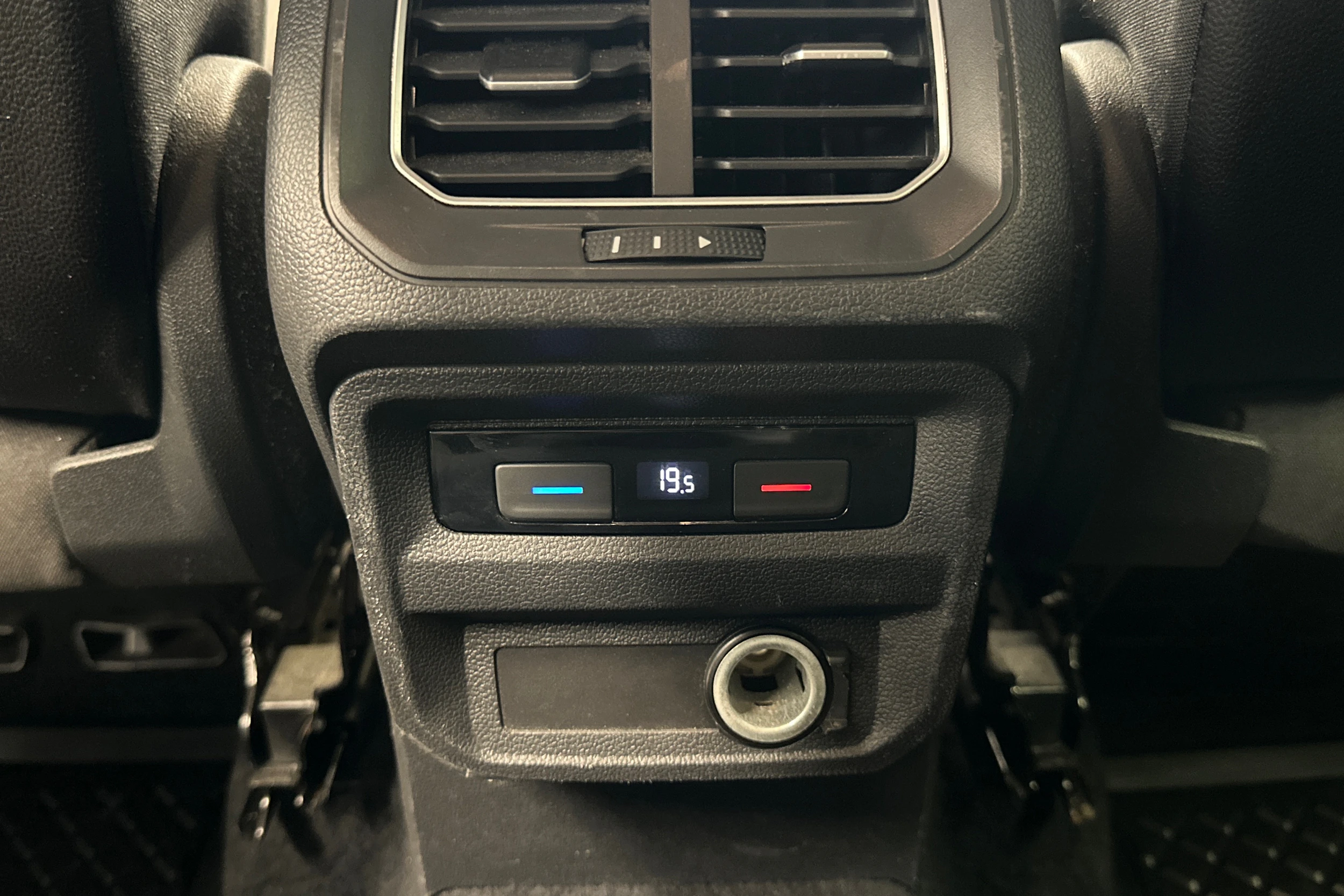 met. musta Volkswagen Tiguan 2017 kuva 22.
