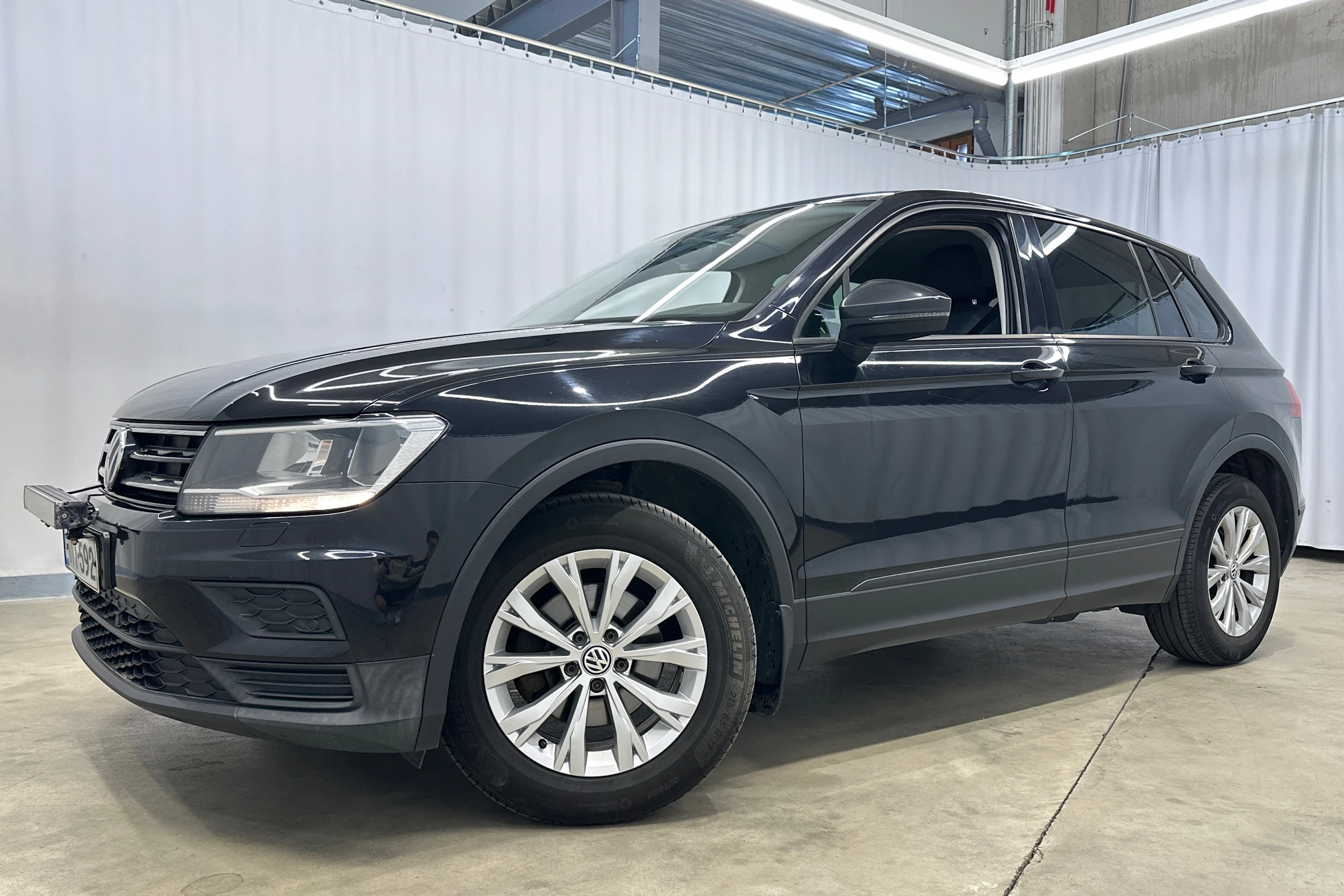 met. musta Volkswagen Tiguan 2017 kuva 24.
