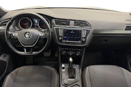 Musta Volkswagen Tiguan 2017 kuva 9.
