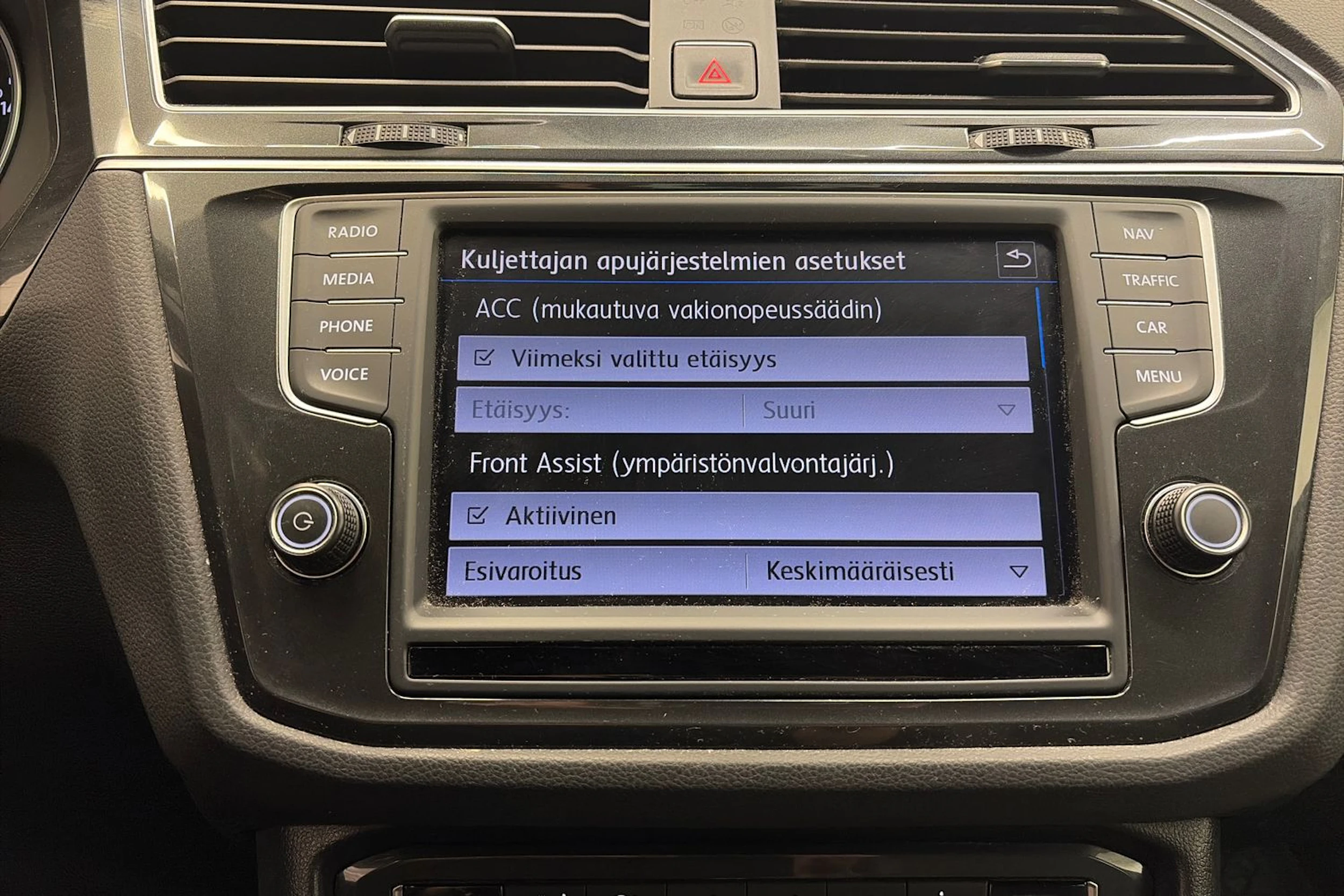 Musta Volkswagen Tiguan 2017 kuva 25.