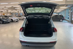 Valkoinen Volkswagen Tiguan 2017 kuva 21.