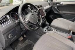 harmaa Volkswagen Tiguan 2017 kuva 6.