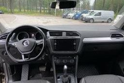 harmaa Volkswagen Tiguan 2017 kuva 7.
