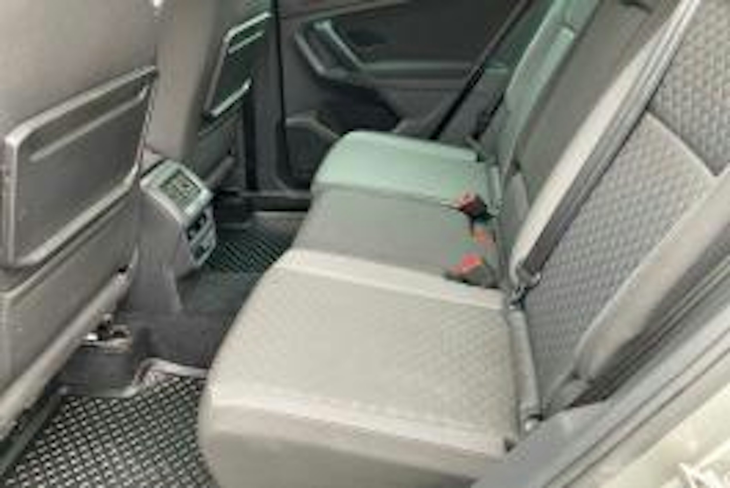 harmaa Volkswagen Tiguan 2017 kuva 8.
