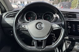 harmaa Volkswagen Tiguan 2018 kuva 16.