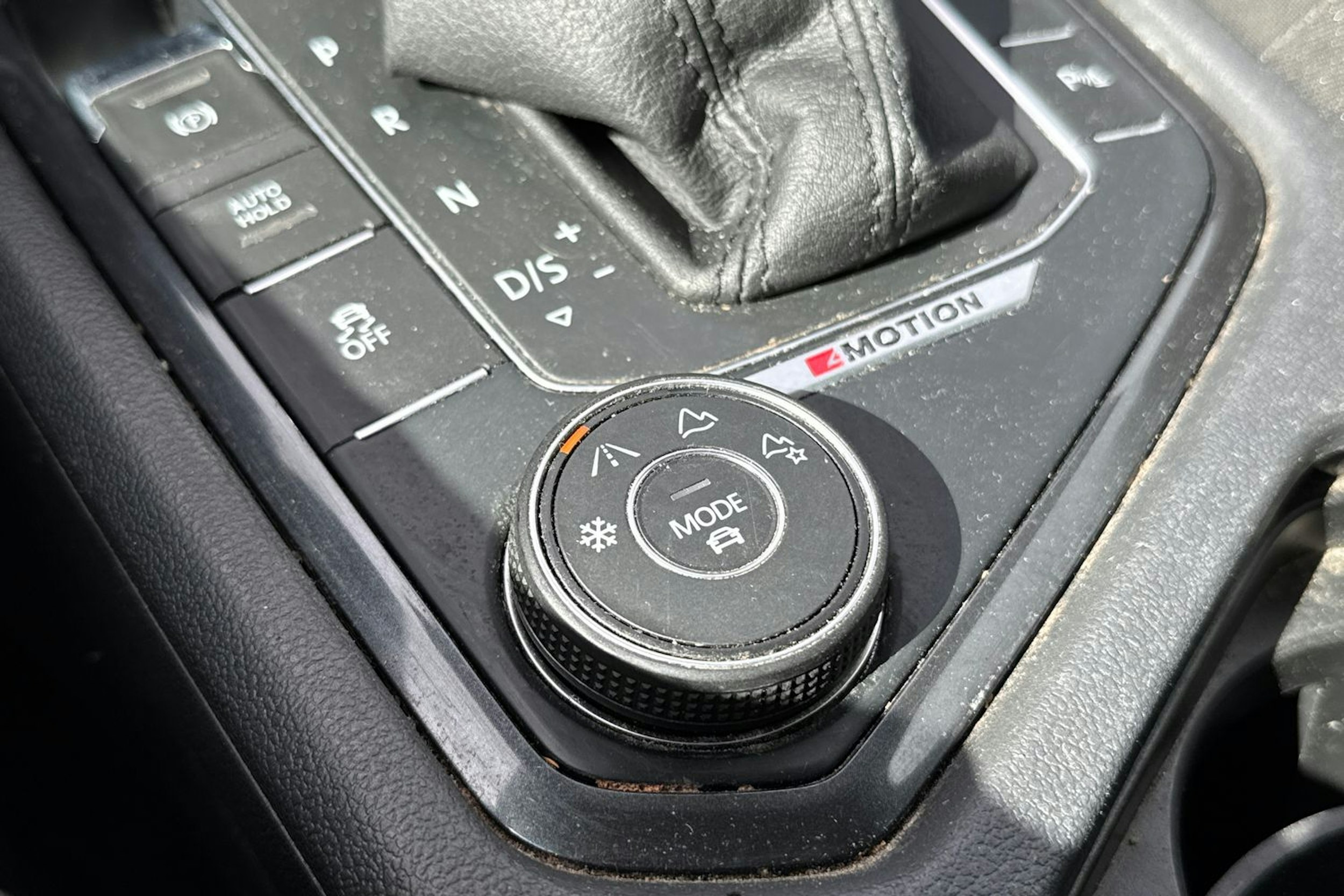 harmaa Volkswagen Tiguan 2018 kuva 22.