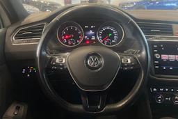 valkoinen Volkswagen Tiguan 2017 kuva 13.